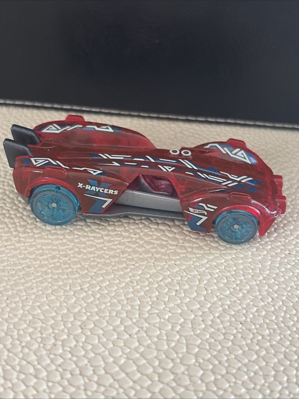 HOT WHEELS X-RAYCERS 2018 SLIDE KICK RED WITH BLUE WHEELS Car